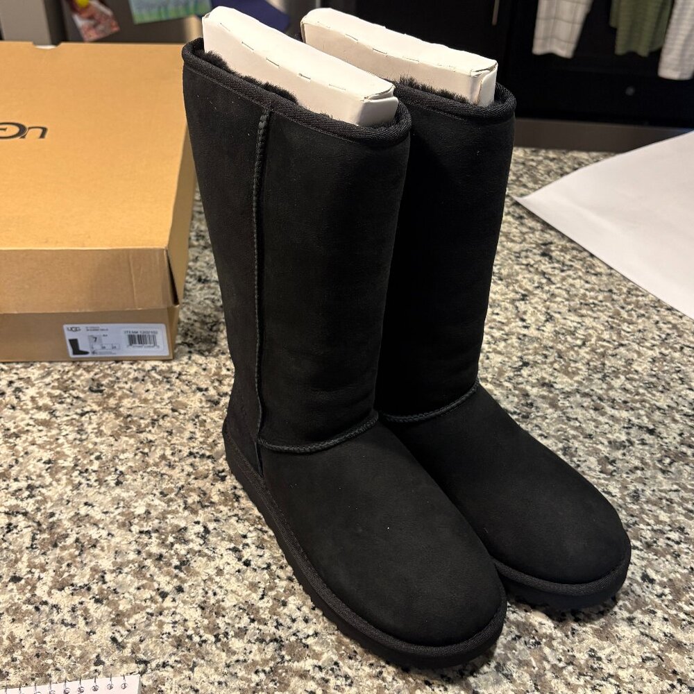 Ugg Womens Classic Tall Boot